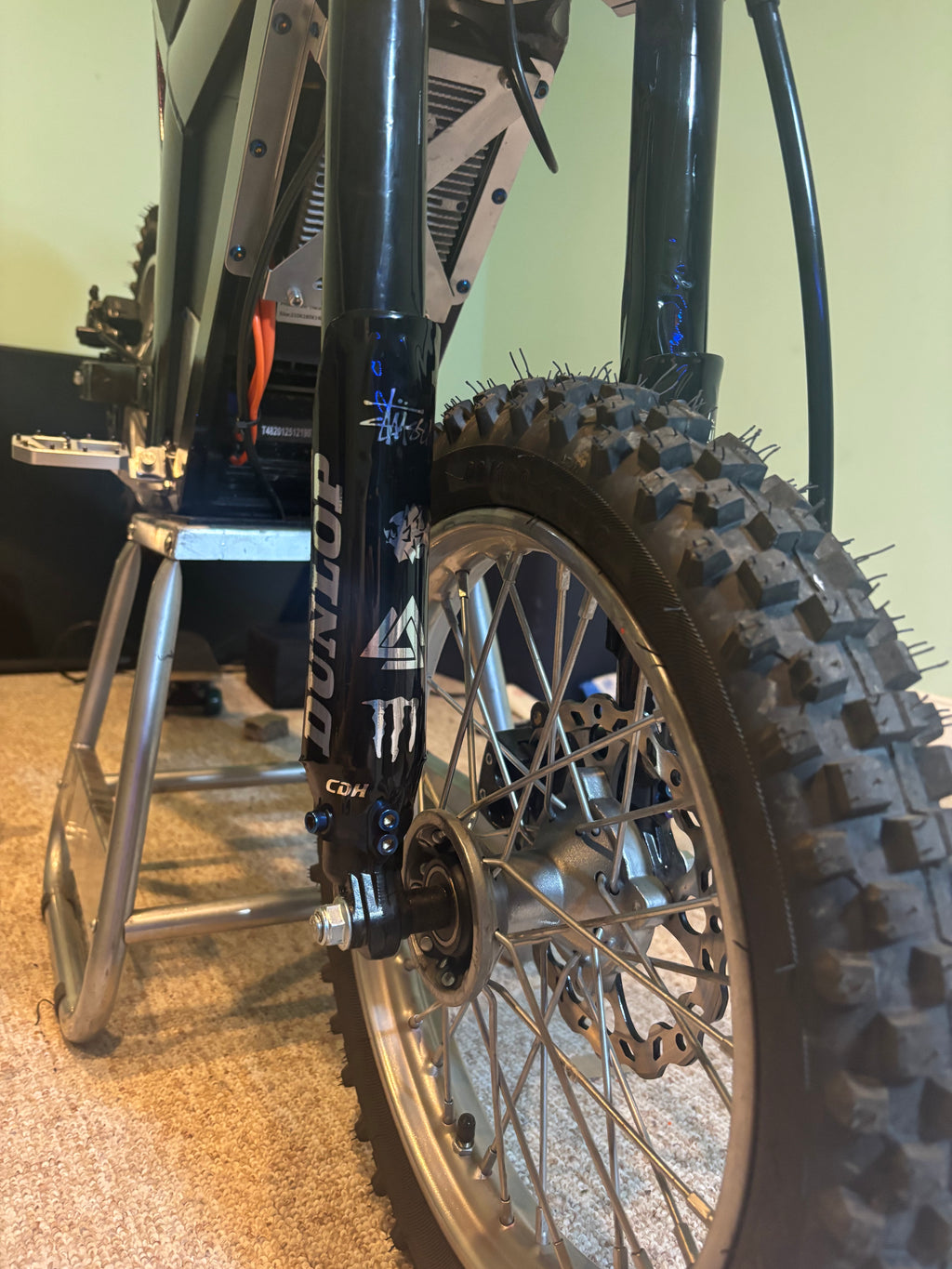 Fork guard titanium